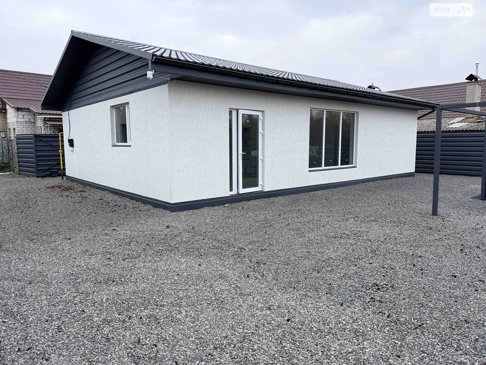 Продается одноэтажный дом 100 кв. м с верандой, цена: 107777 $ - фото 1