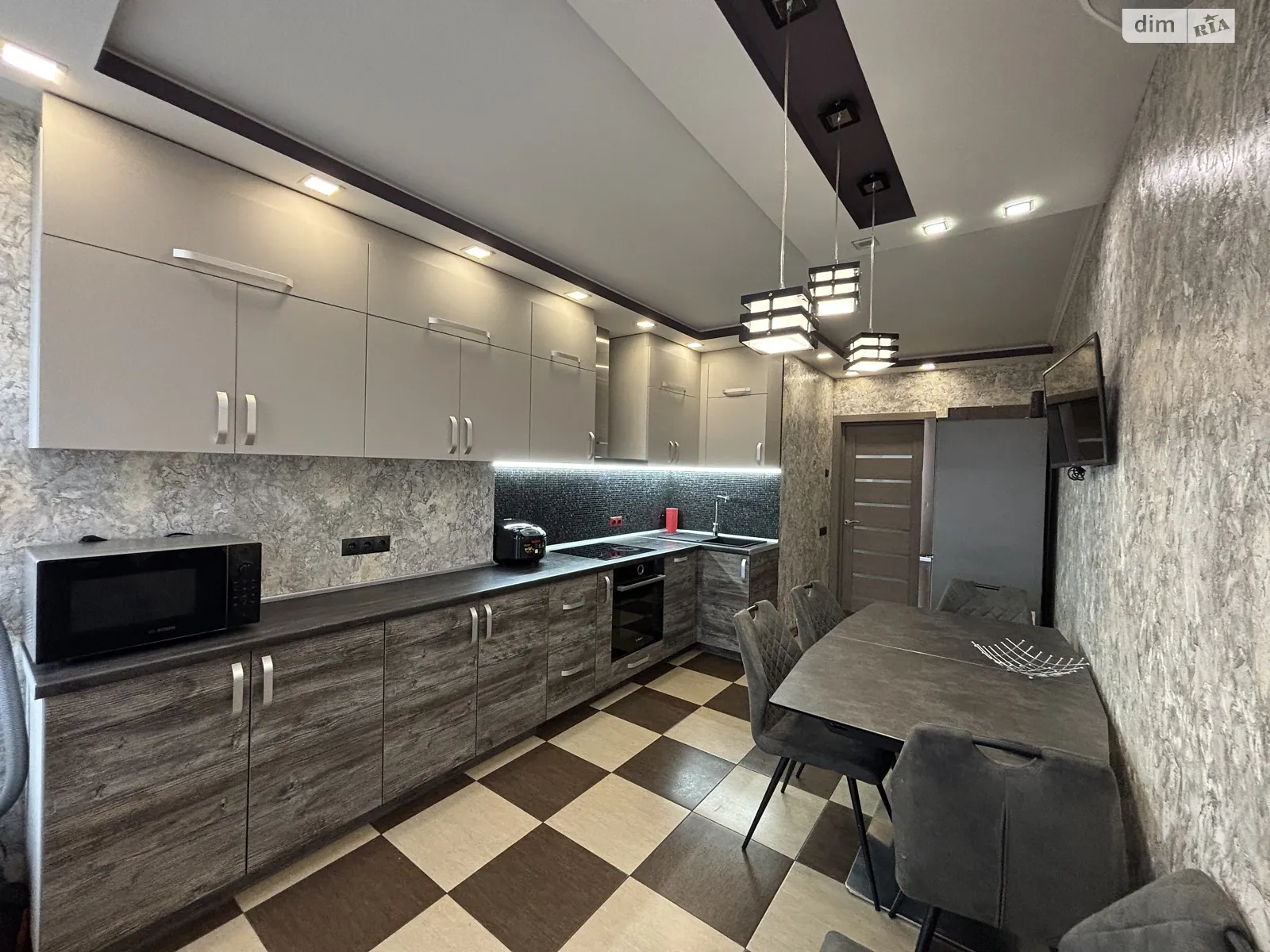 Сдается в аренду 3-комнатная квартира 90 кв. м в Днепре, ул. Луговская, 255 - фото 1