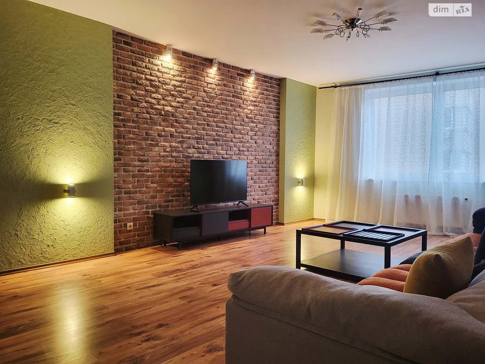 Сдается в аренду 3-комнатная квартира 106.3 кв. м в Киеве, ул. Раисы Окипной, 10 - фото 1