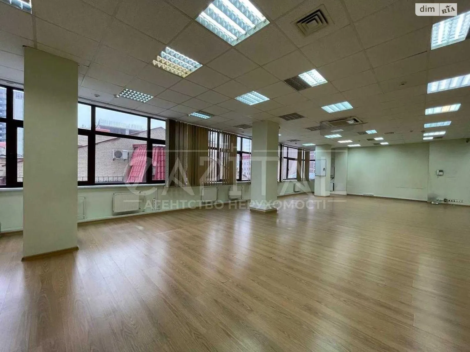 Сдается в аренду офис 217 кв. м в бизнес-центре, цена: 3100 $ - фото 1