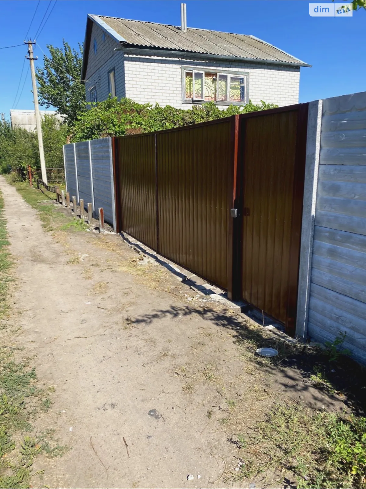 Продается дом на 2 этажа 120 кв. м с камином, цена: 10000 $ - фото 1