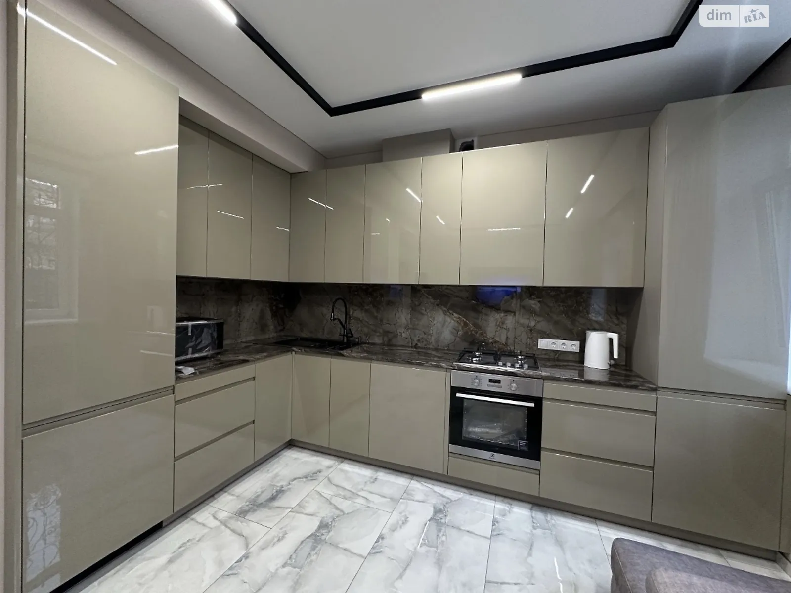 Продается 2-комнатная квартира 71 кв. м в Кропивницком, цена: 120000 $ - фото 1