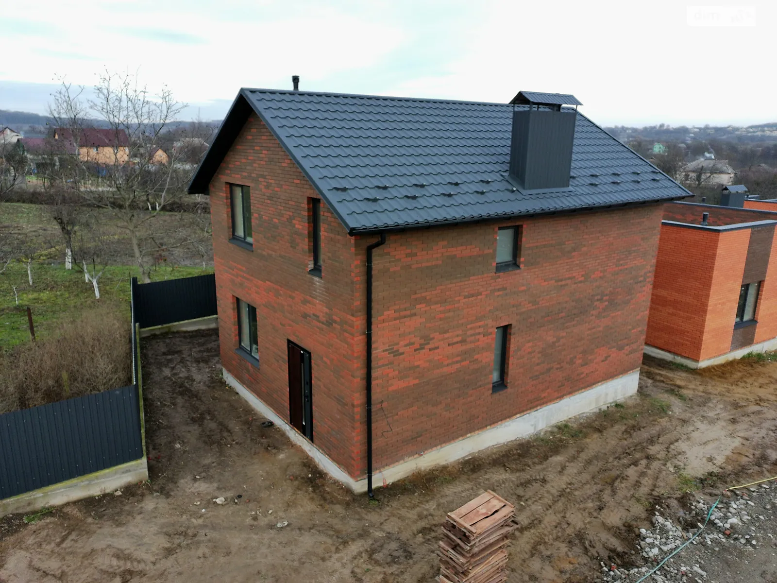 Продается дом на 2 этажа 115 кв. м с террасой, цена: 88000 $ - фото 1