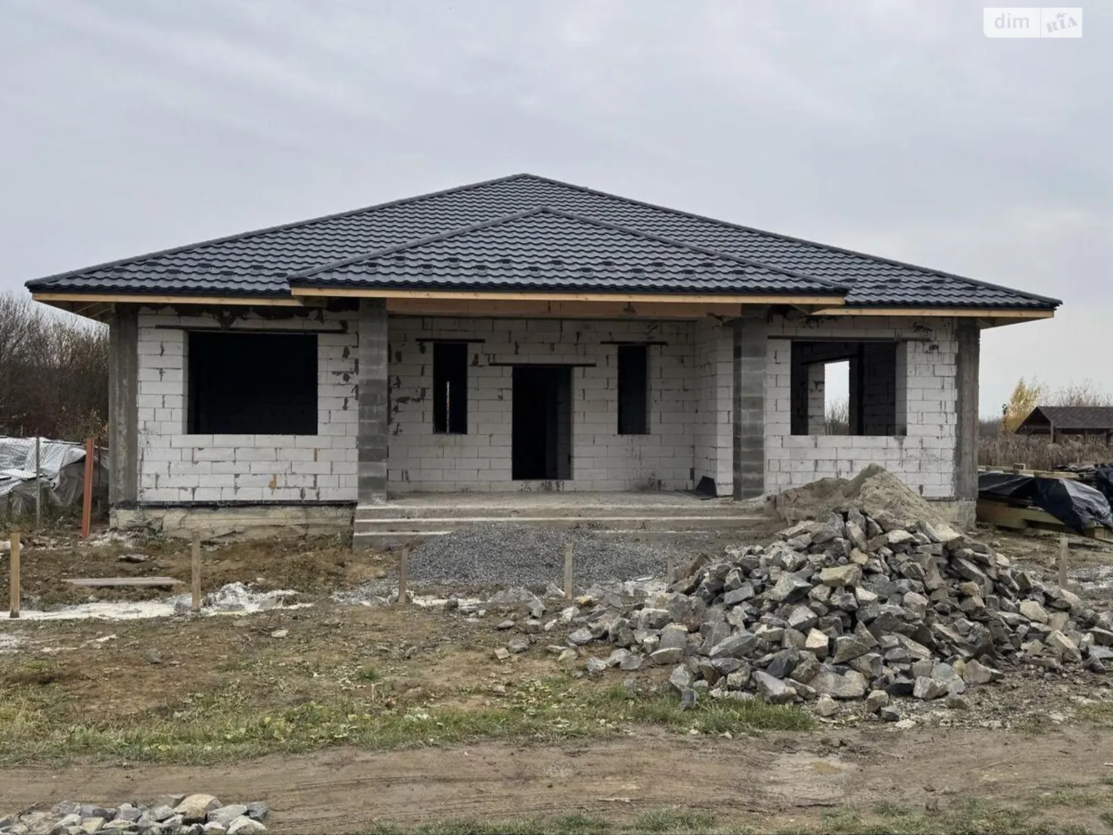 Продается одноэтажный дом 145 кв. м с баней/сауной, цена: 124000 $ - фото 1