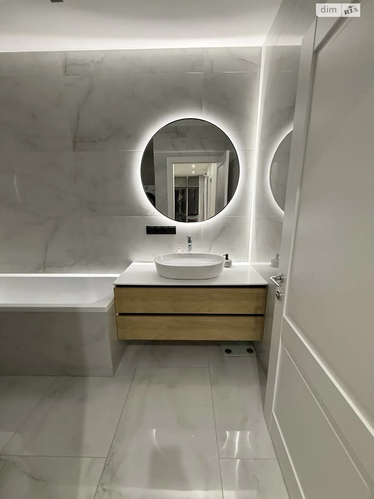 Продається 2-кімнатна квартира 65.7 кв. м у Києві, вул. Ованеса Туманяна, 3 - фото 1