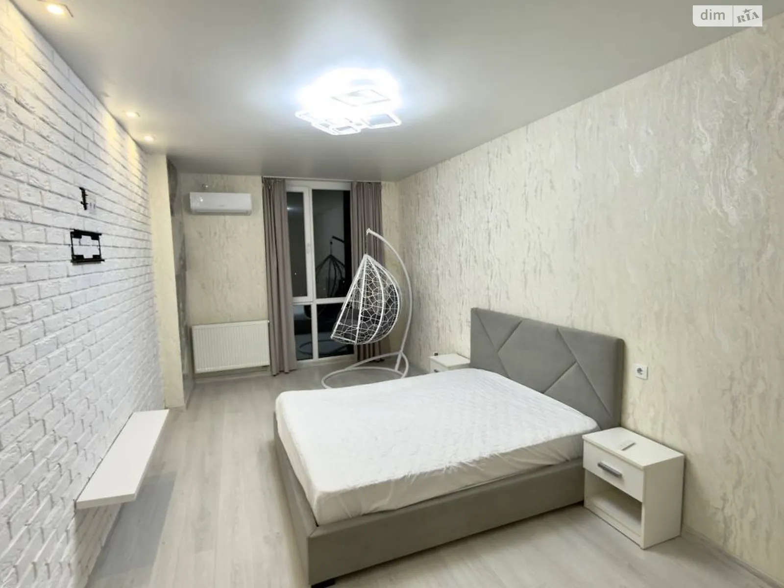 Продается 1-комнатная квартира 47 кв. м в Виннице, ул. 600-летия, 3 - фото 1