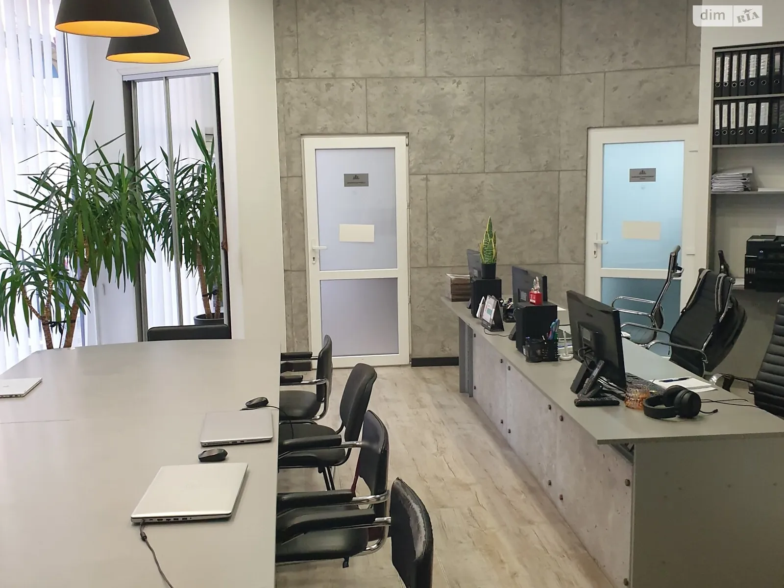 Продается офис 78.6 кв. м в бизнес-центре, цена: 150000 $ - фото 1