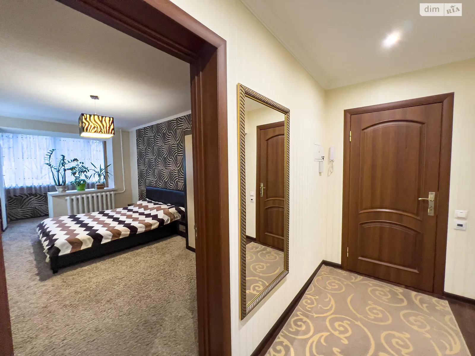 Продается 4-комнатная квартира 80.5 кв. м в Ровно, ул. Волынской Дивизии - фото 1