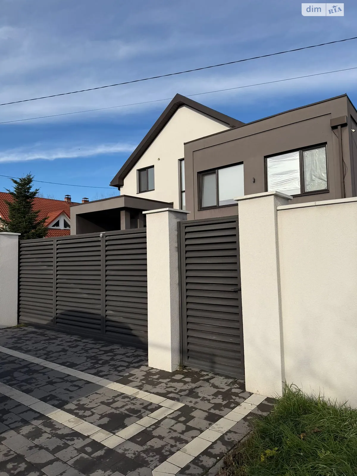 Продается дом на 2 этажа 272 кв. м с балконом, цена: 320000 $ - фото 1