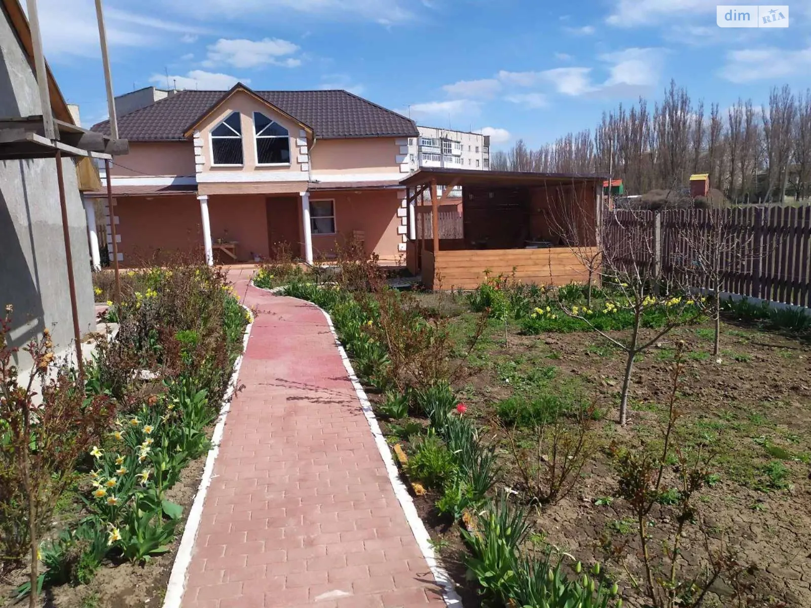 Продается дом на 2 этажа 160 кв. м с бассейном, цена: 27000 $ - фото 1