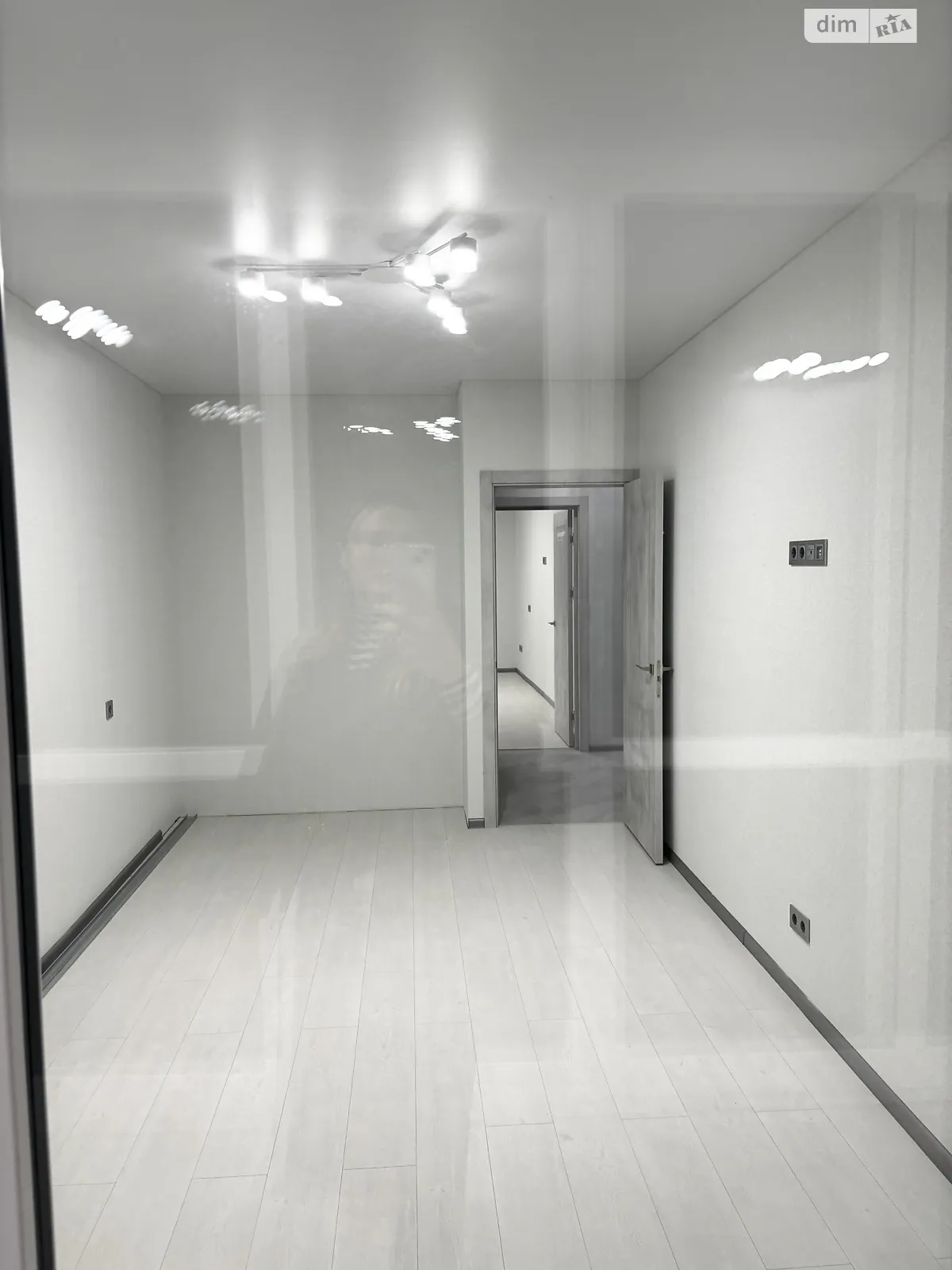 Продается 2-комнатная квартира 70 кв. м в Буче, ул. Ивана Кожедуба, 8А - фото 1