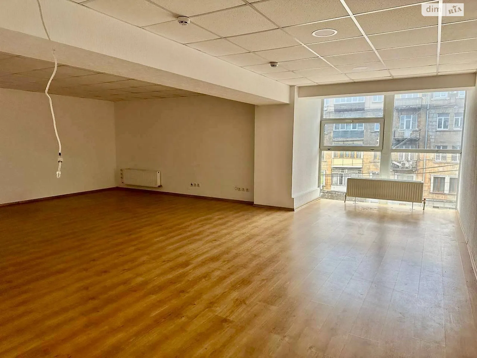 Сдается в аренду офис 52 кв. м в бизнес-центре, цена: 10400 грн - фото 1