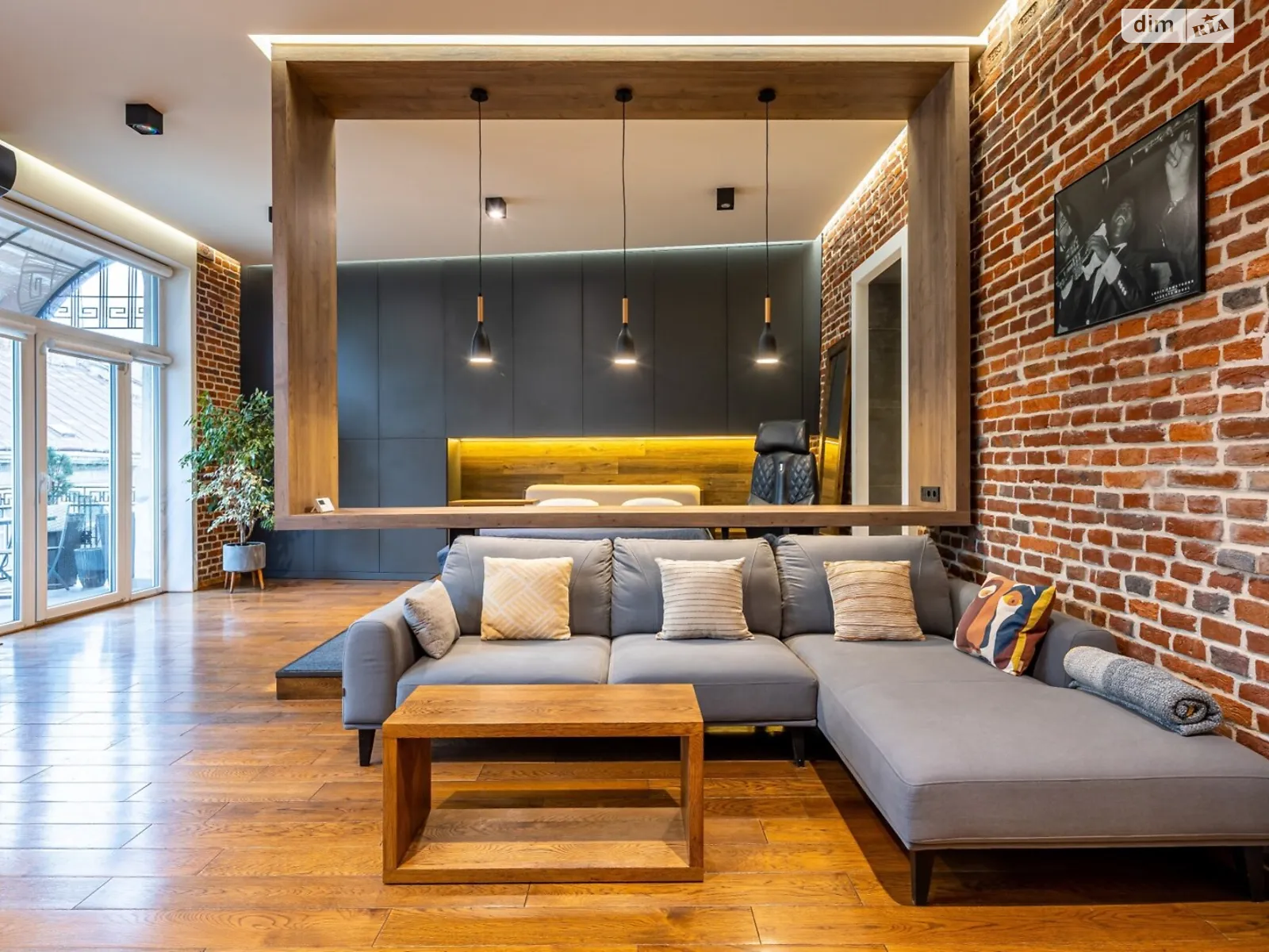 Продается 1-комнатная квартира 80 кв. м в Львове, ул. Франко Ивана, 83 - фото 1