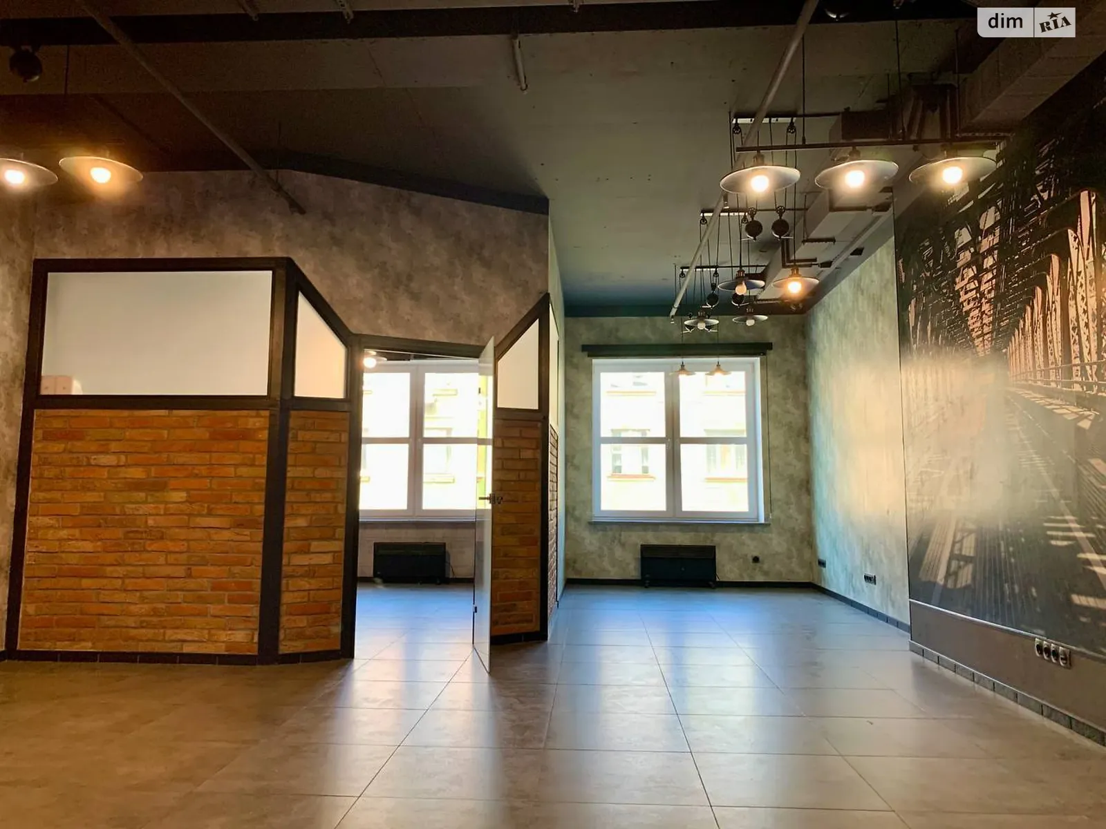 Сдается в аренду офис 55 кв. м в бизнес-центре, цена: 500 $ - фото 1