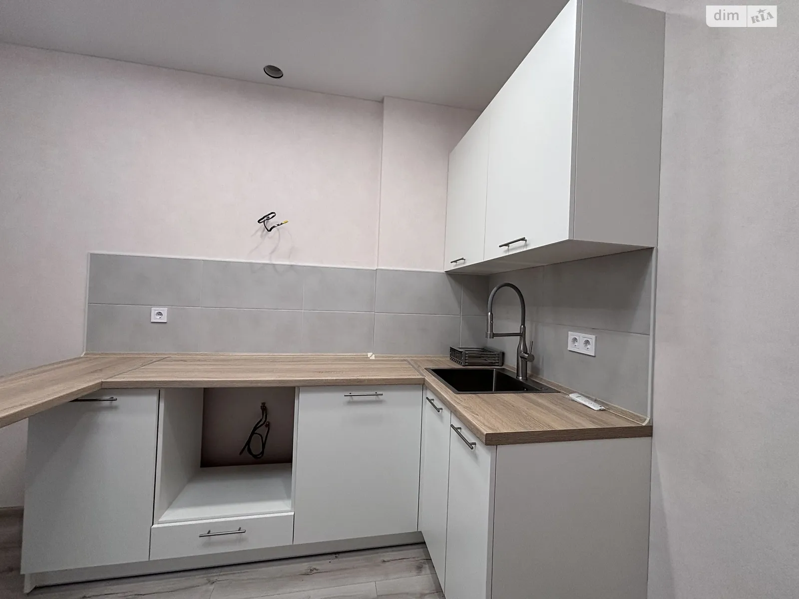 Продается 1-комнатная квартира 26 кв. м в Одессе, ул. Слободская, 56 корпус 2 - фото 1