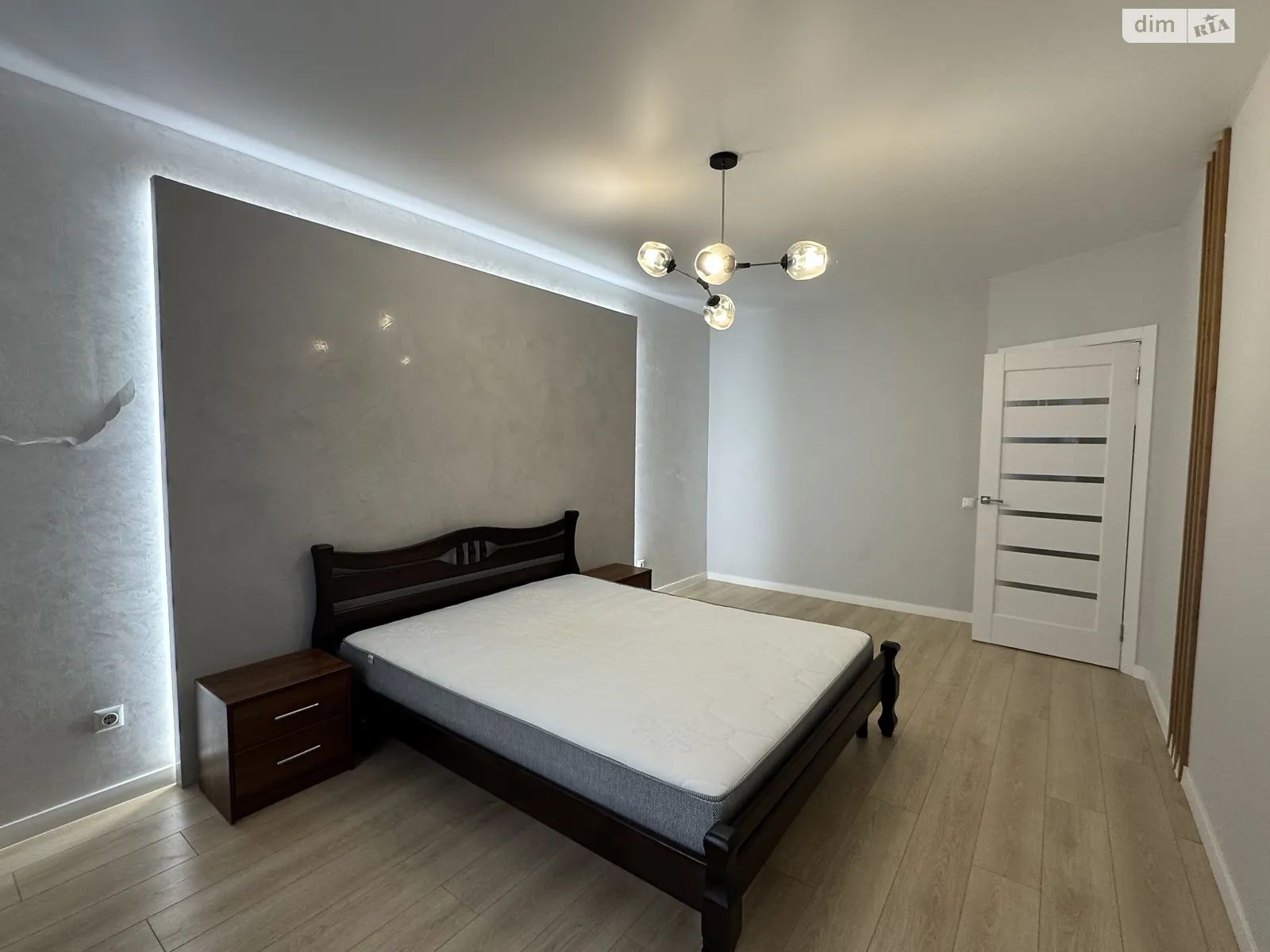 Продається 1-кімнатна квартира 45 кв. м у Івано-Франківську, вул. Височана Семена, 20 - фото 1