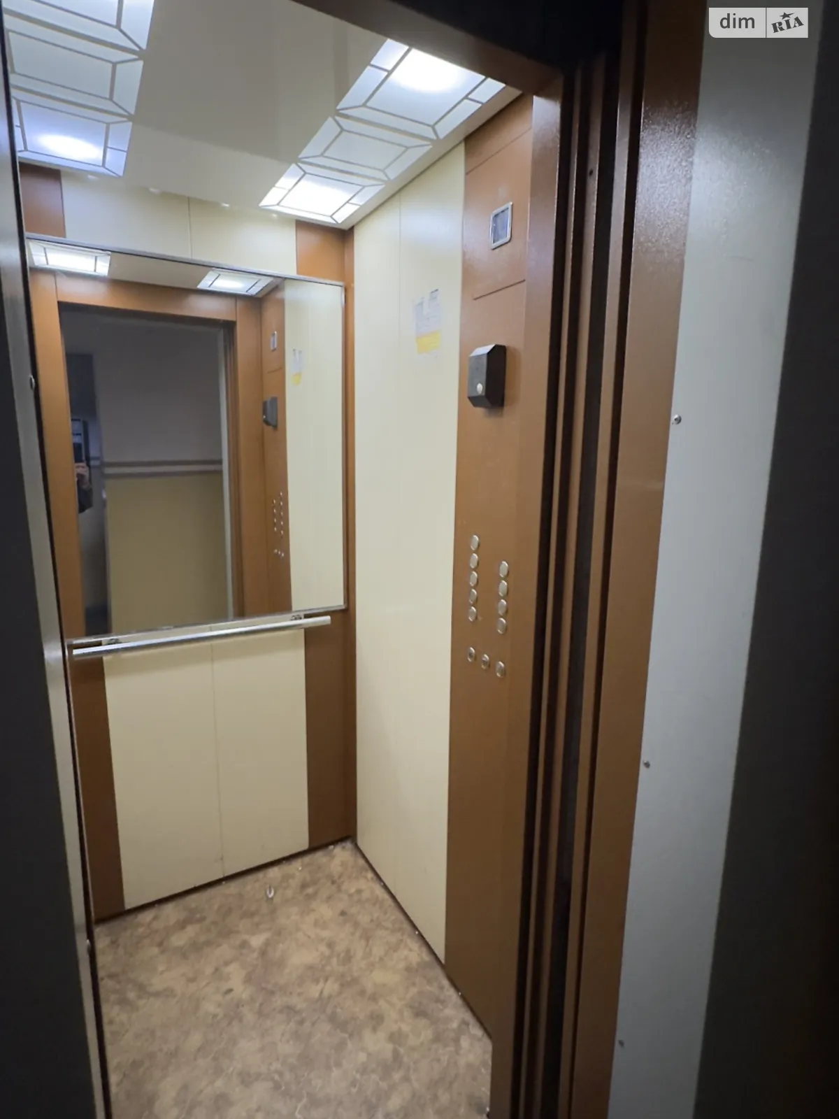 1-комнатная квартира 40 кв. м в Запорожье, ул. Космическая, 101 - фото 1