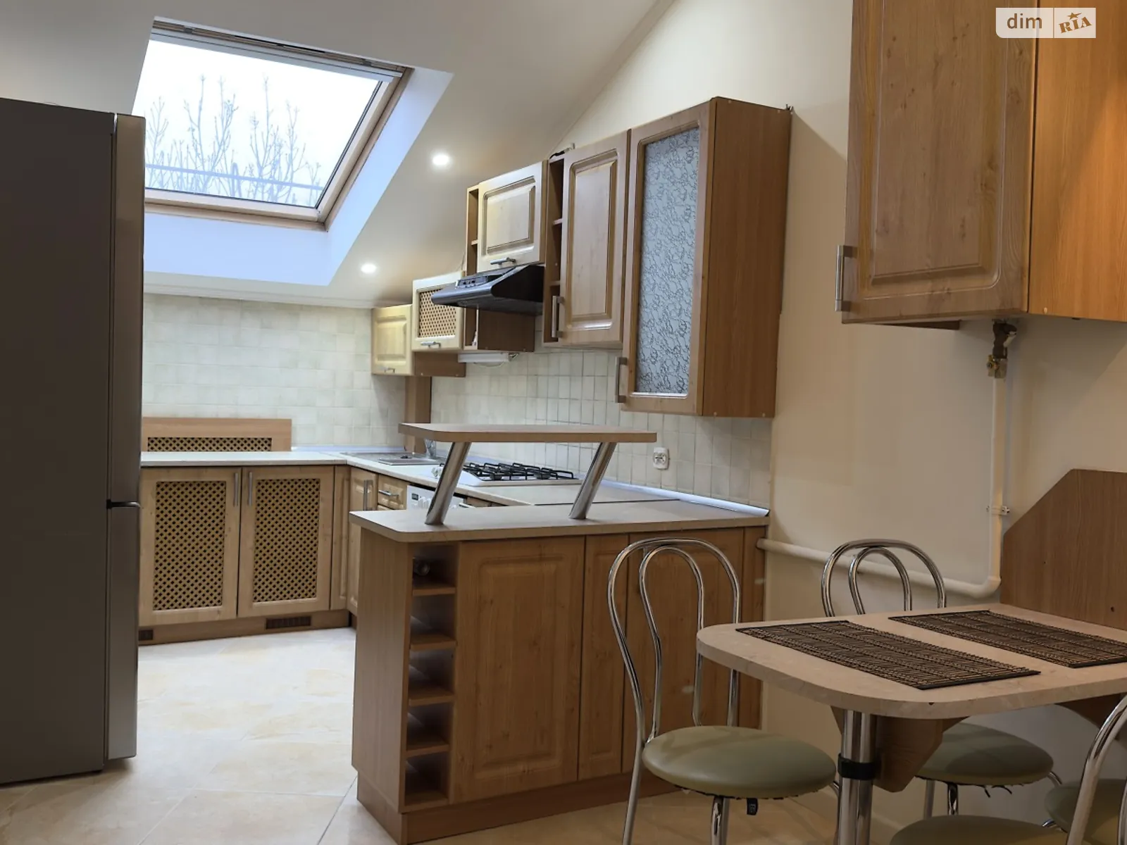 Сдается в аренду 1-комнатная квартира 47 кв. м в Львове, ул. Михновских Братьев - фото 1