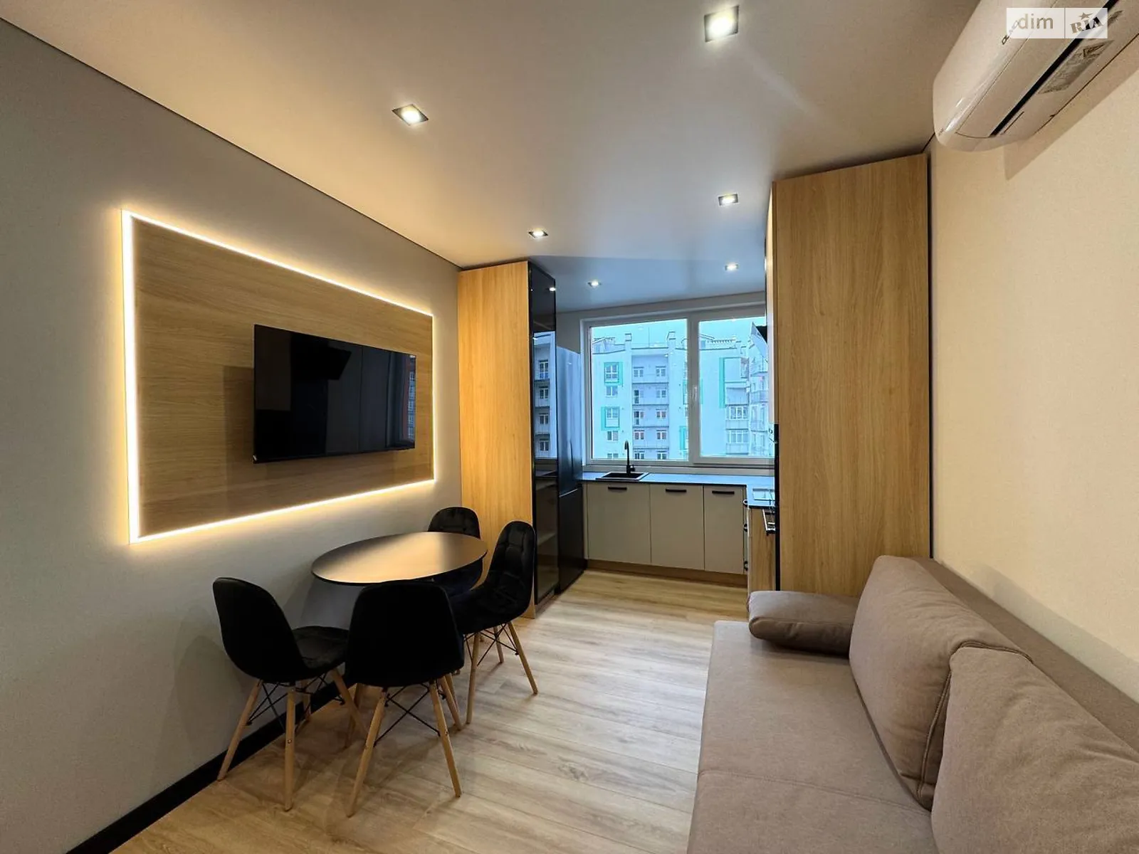 Продается 1-комнатная квартира 37 кв. м в Ивано-Франковске, цена: 78500 $ - фото 1