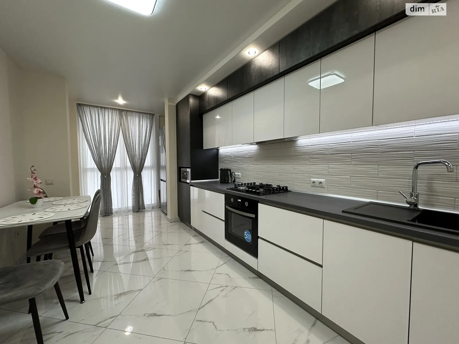 1-комнатная квартира 47 кв. м в Тернополе, ул. Белогорская - фото 1