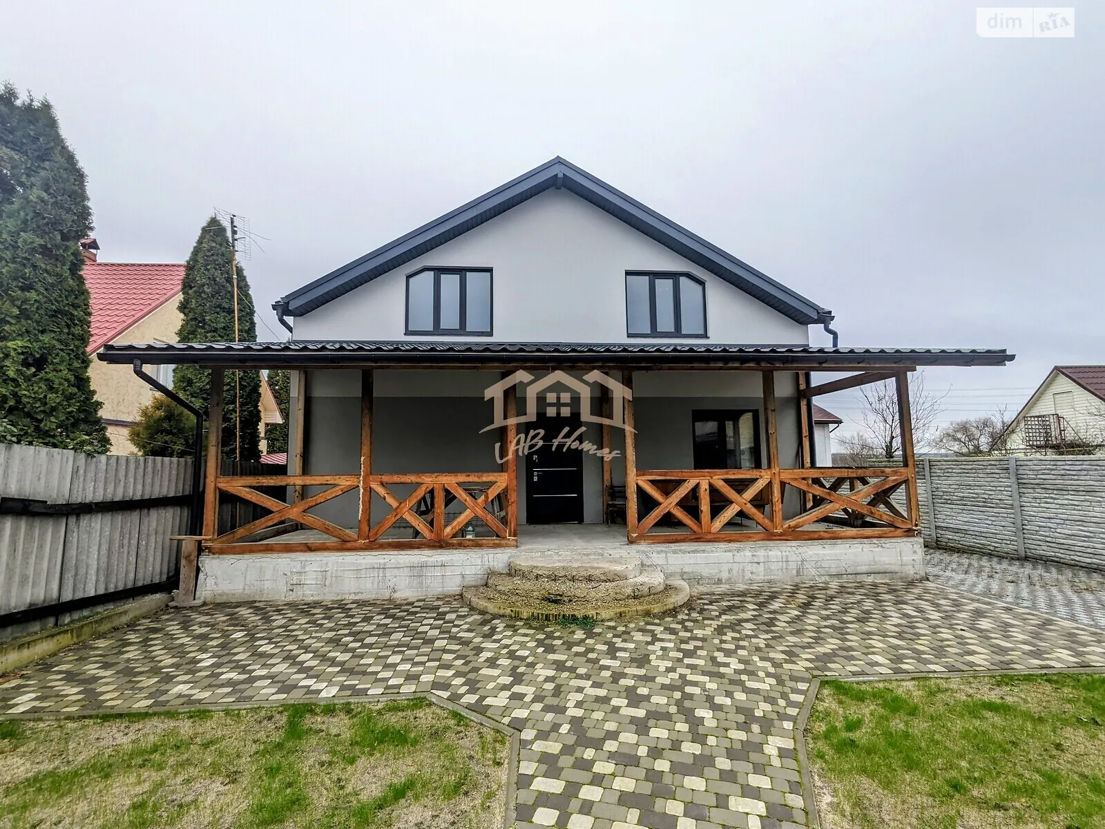 Продается дом на 3 этажа 205 кв. м с мебелью, цена: 165000 $ - фото 1