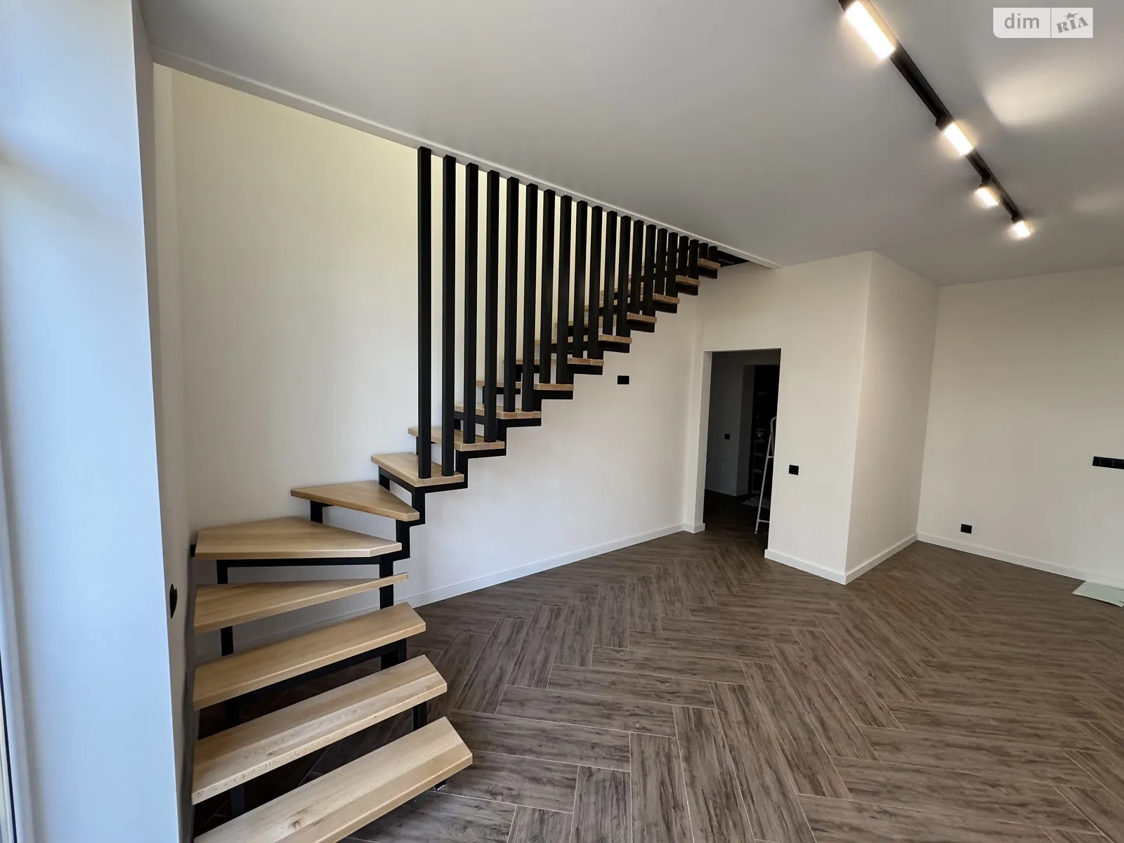 Продается 3-комнатная квартира 96 кв. м в Чагоре, ул. Международная, 41 - фото 1