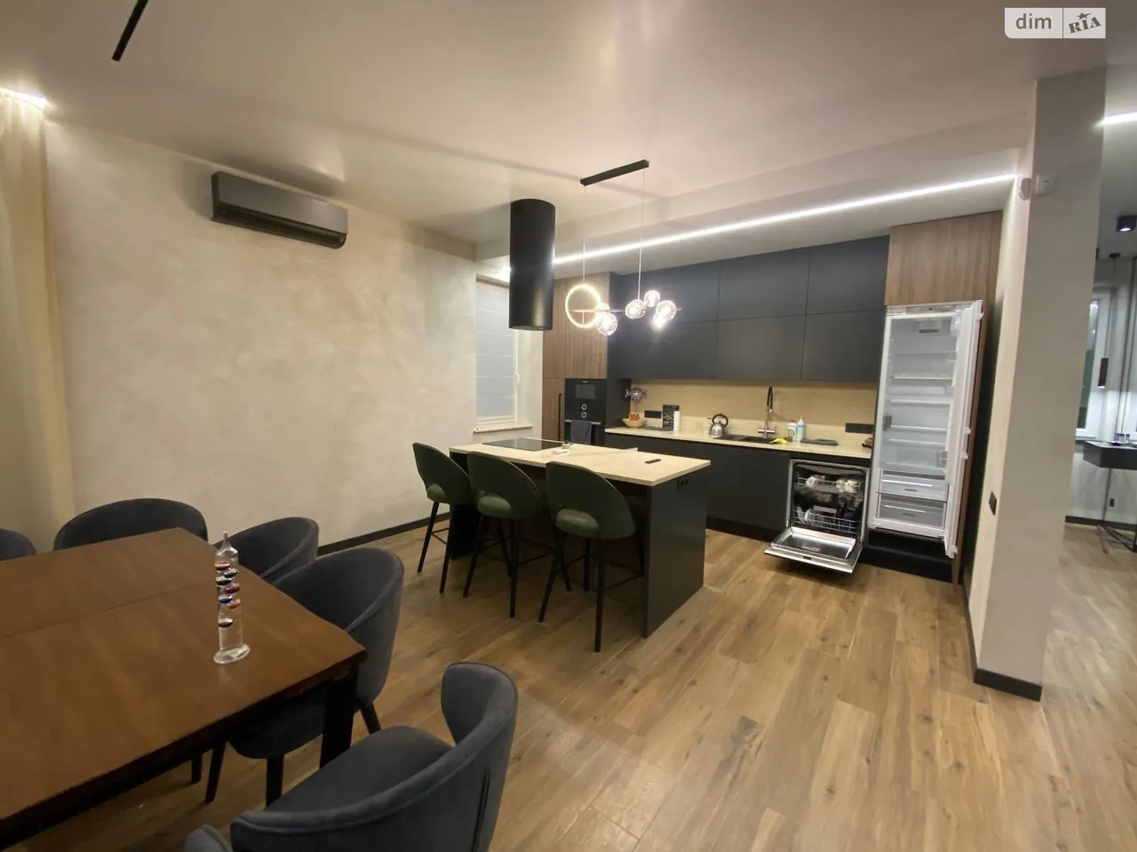 Продается дом на 2 этажа 180 кв. м с верандой, цена: 295000 $ - фото 1