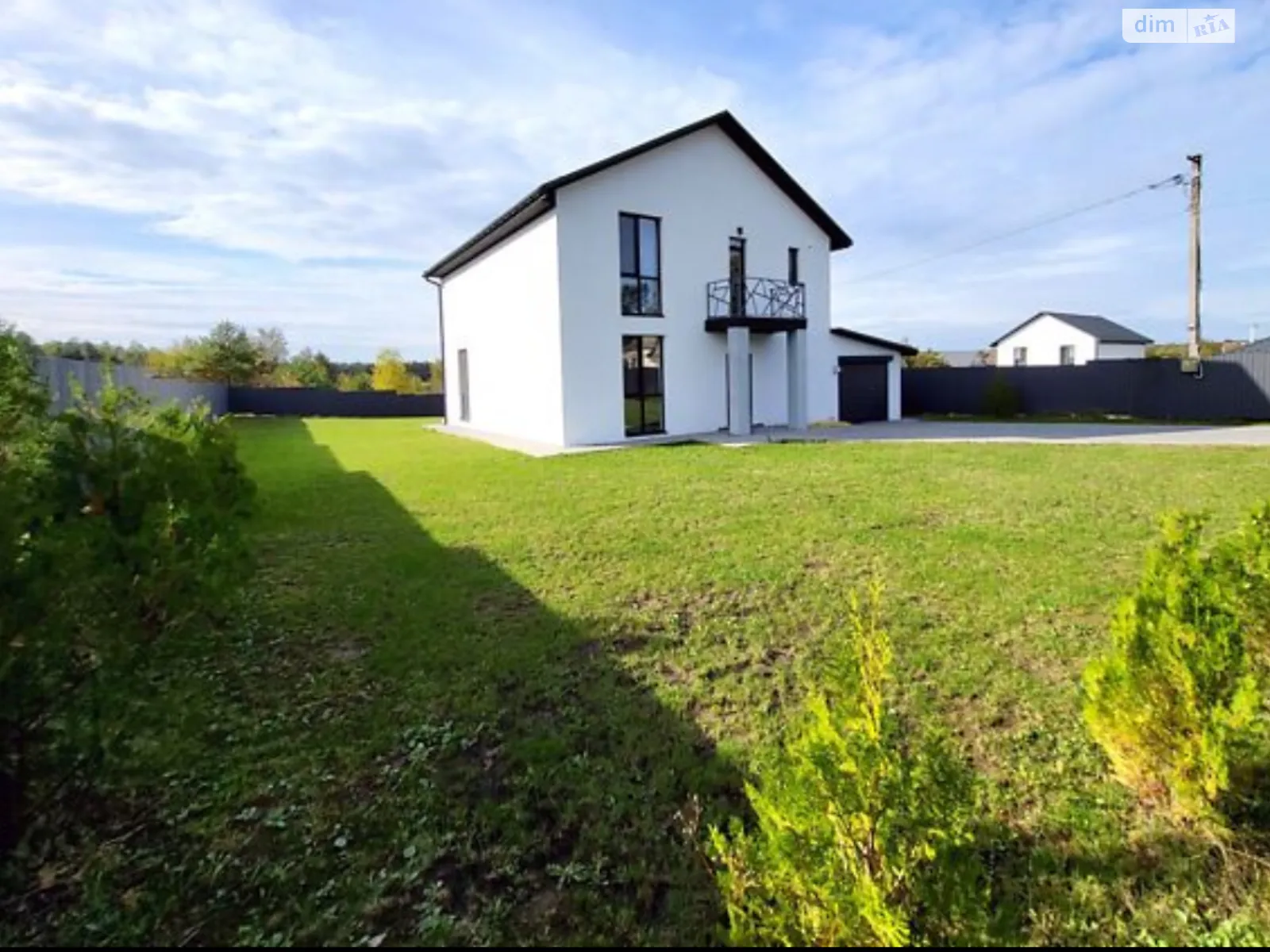 Сдается в аренду дом на 2 этажа 200 кв. м с садом, цена: 1800 $ - фото 1