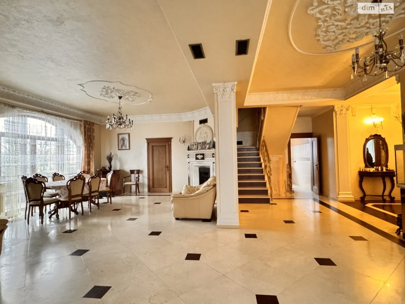 Продается дом на 3 этажа 462 кв. м с беседкой, цена: 780000 $ - фото 1