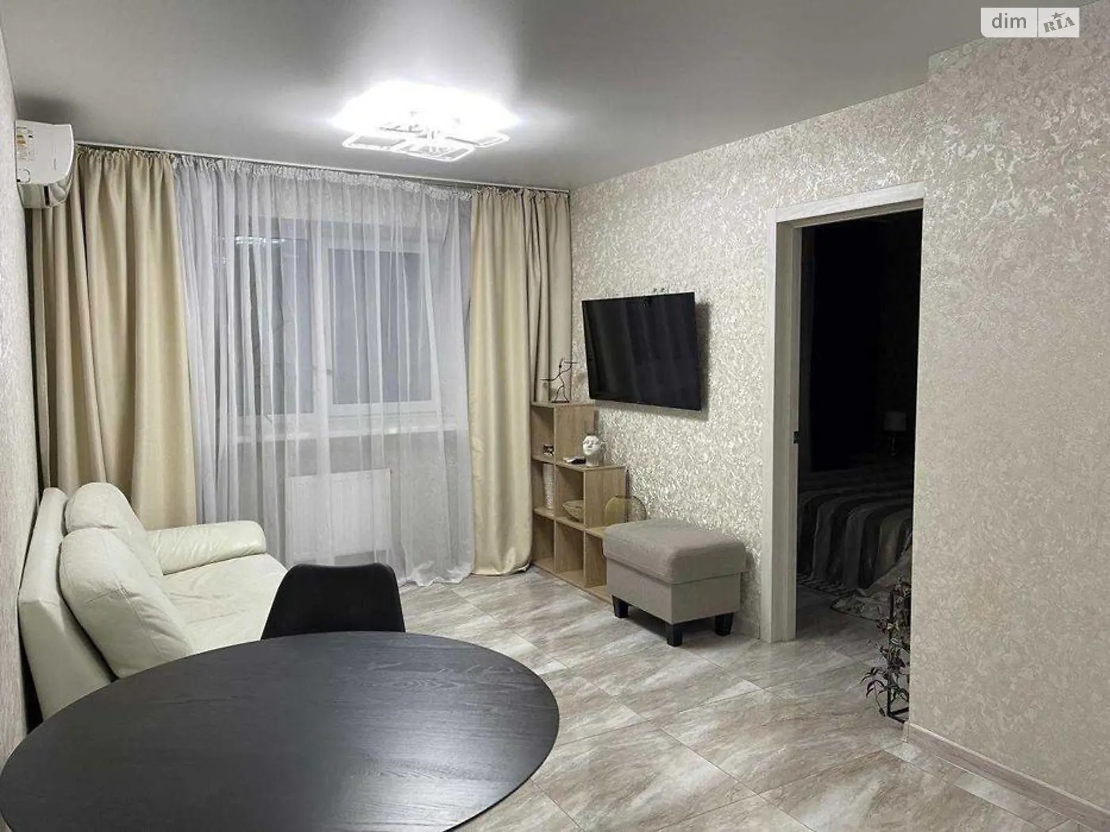 Продается 1-комнатная квартира 40 кв. м в Киеве, ул. Николая Хвылевого, 3А - фото 1