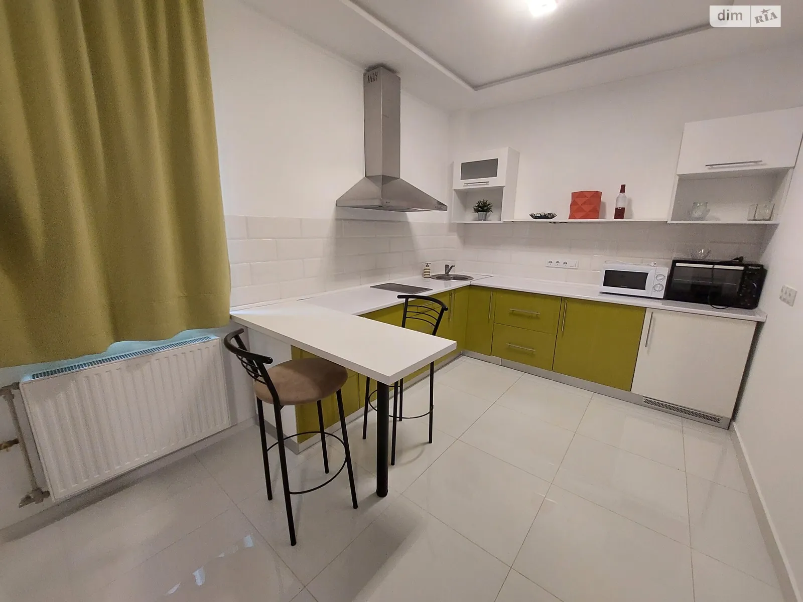 Здається в оренду 1-кімнатна квартира 36 кв. м у Ужгороді, наб. Слов'янська, 1А - фото 1