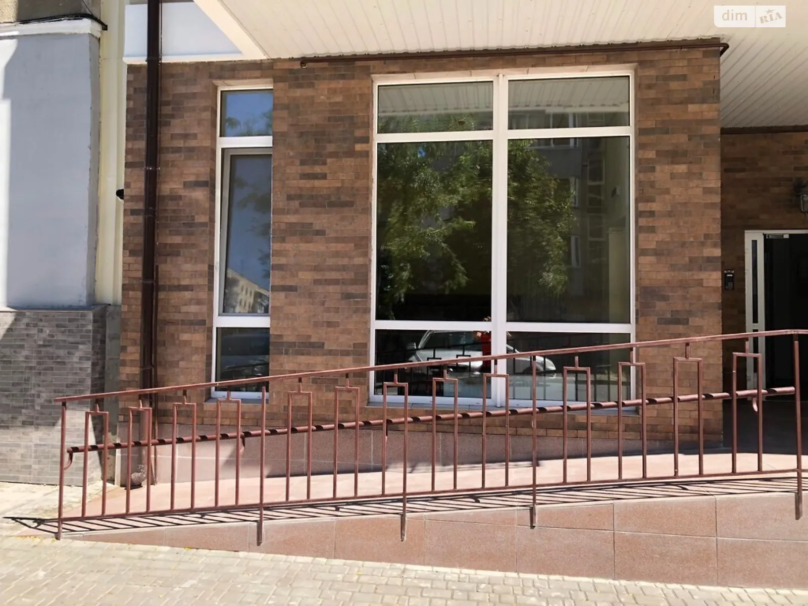 Сдается в аренду объект сферы услуг 29.3 кв. м в 9-этажном здании, цена: 300 $ - фото 1