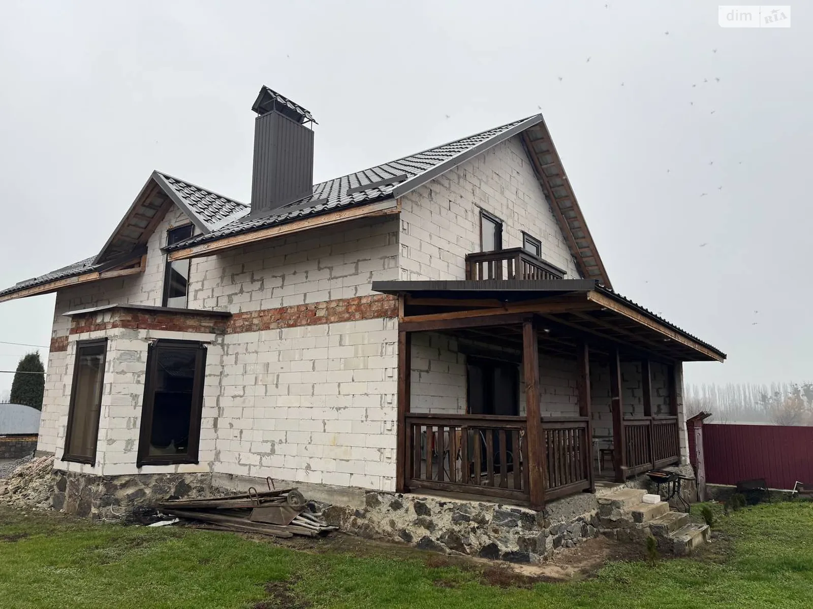 Продается дом на 2 этажа 240 кв. м с подвалом, цена: 90000 $ - фото 1