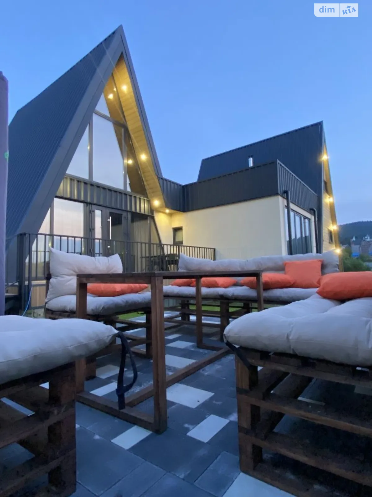 Продається будинок 2 поверховий 330 кв. м з терасою, цена: 1400 $ - фото 1