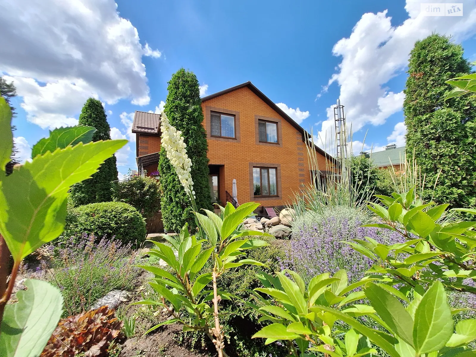 Продается дом на 2 этажа 185 кв. м с беседкой, цена: 248000 $ - фото 1