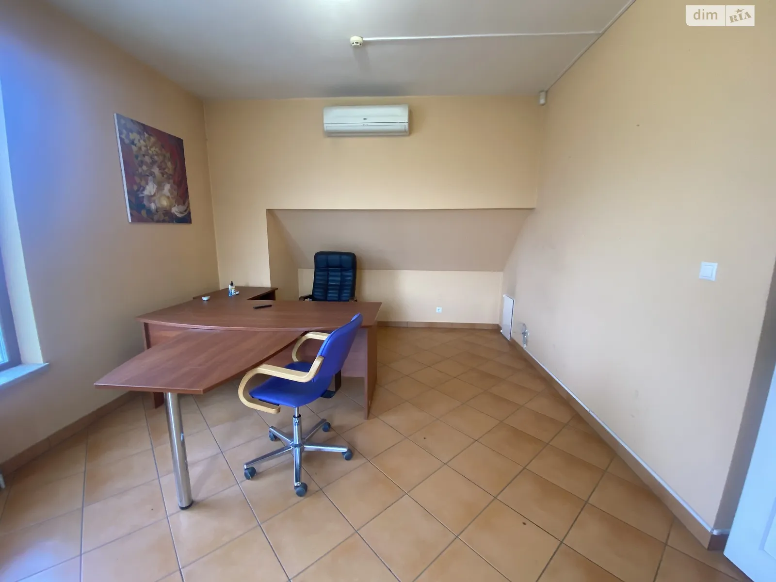 Сдается в аренду офис 119 кв. м в бизнес-центре, цена: 550 $ - фото 1