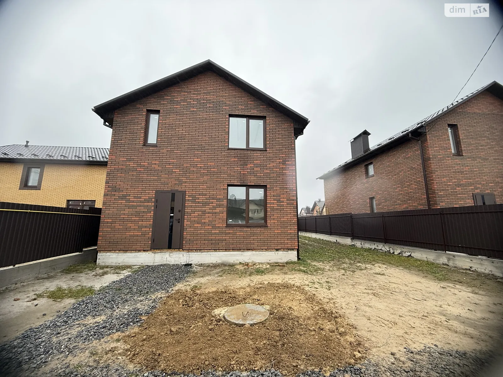 Продается дом на 2 этажа 107 кв. м с подвалом, цена: 89000 $ - фото 1