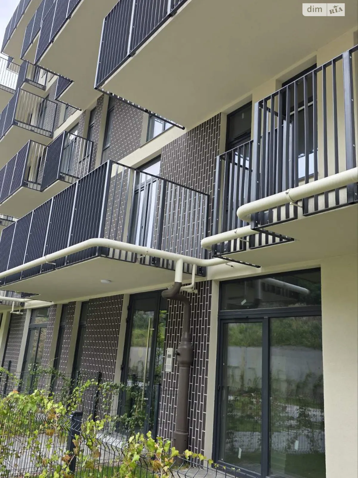 Продается 1-комнатная квартира 45.5 кв. м в Винниках, ул. Галицкая - фото 1