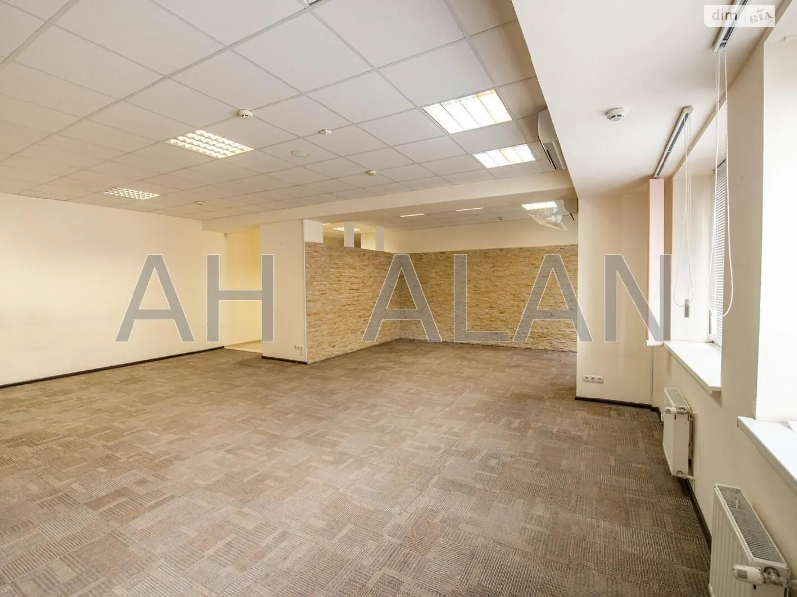 Сдается в аренду офис 123.6 кв. м в бизнес-центре, цена: 1112 $ - фото 1