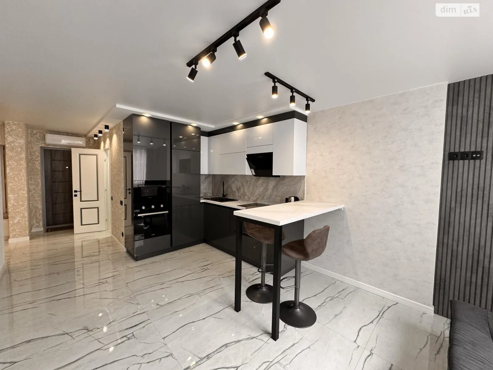 Здається в оренду 1-кімнатна квартира 51.4 кв. м у Львові, вул. Шевченка Тараса, 31А - фото 1