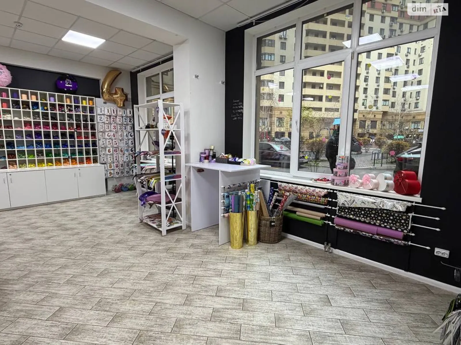 Продается помещения свободного назначения 81 кв. м в 17-этажном здании, цена: 215000 $ - фото 1