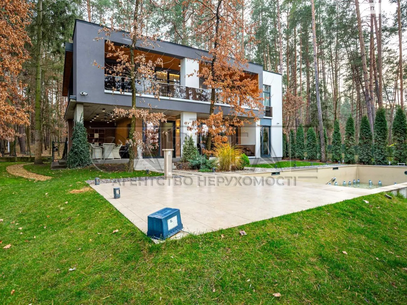 Сдается в аренду дом на 2 этажа 215 кв. м с баней/сауной, цена: 6000 $ - фото 1