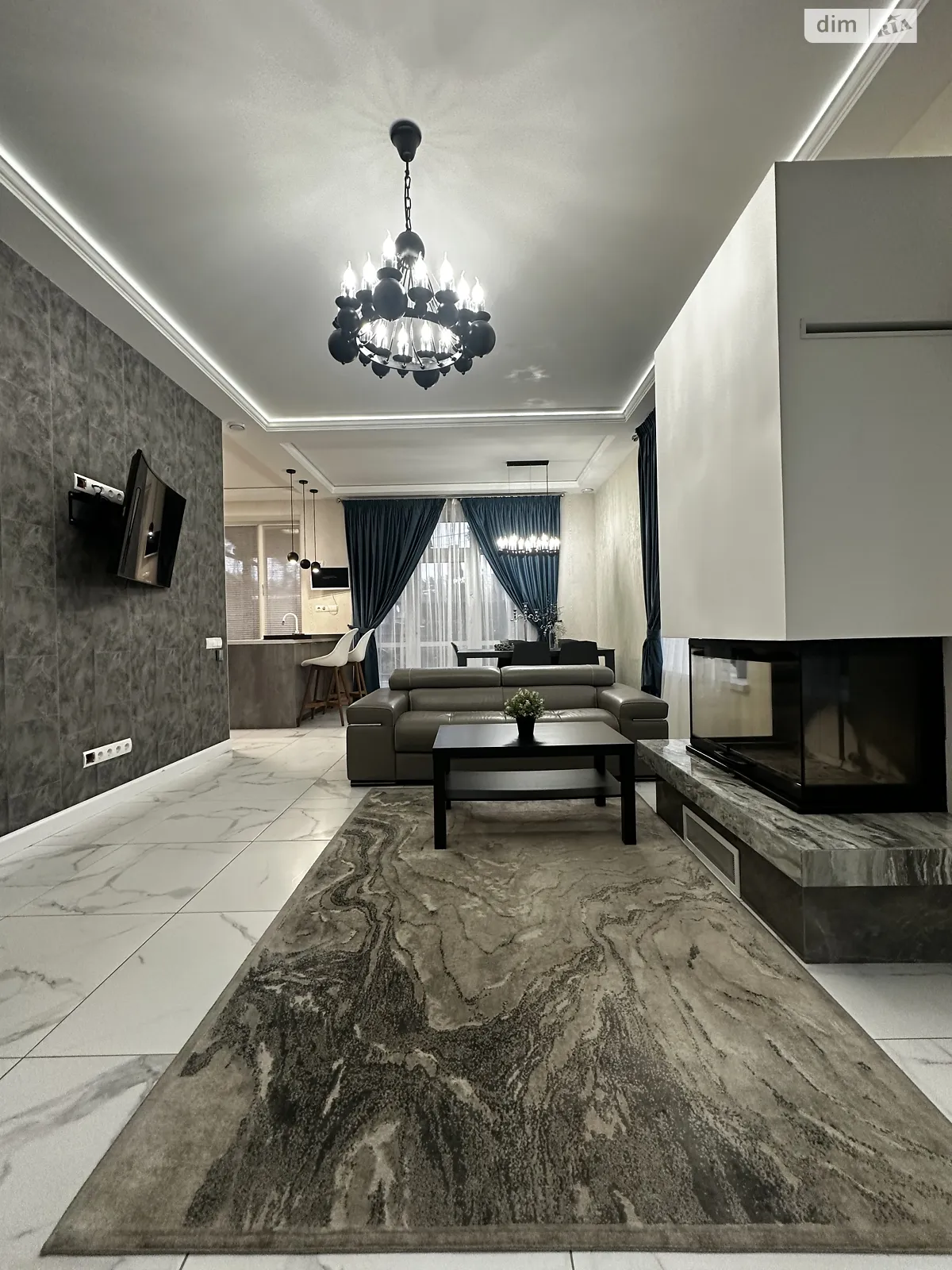 Сдается в аренду дом на 3 этажа 180 кв. м с мебелью, цена: 1500 $ - фото 1