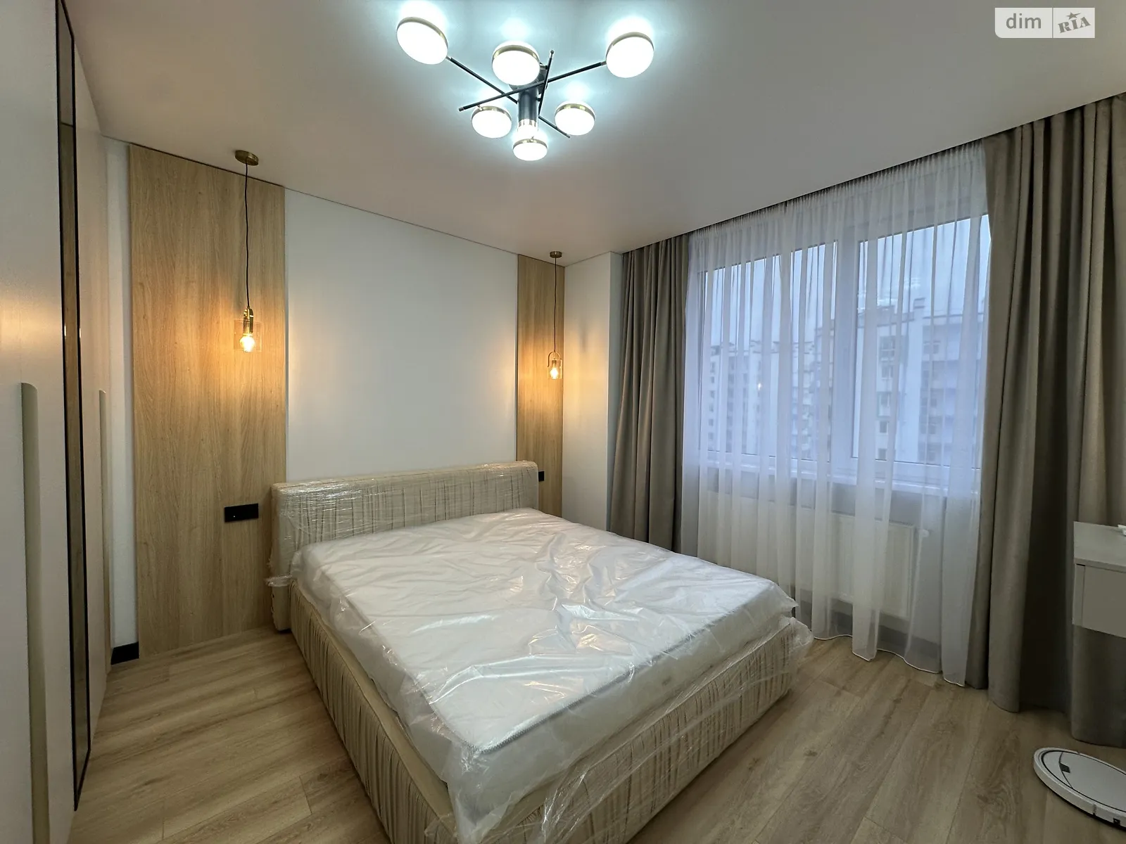 Продается 1-комнатная квартира 37 кв. м в Ивано-Франковске, цена: 78500 $ - фото 1