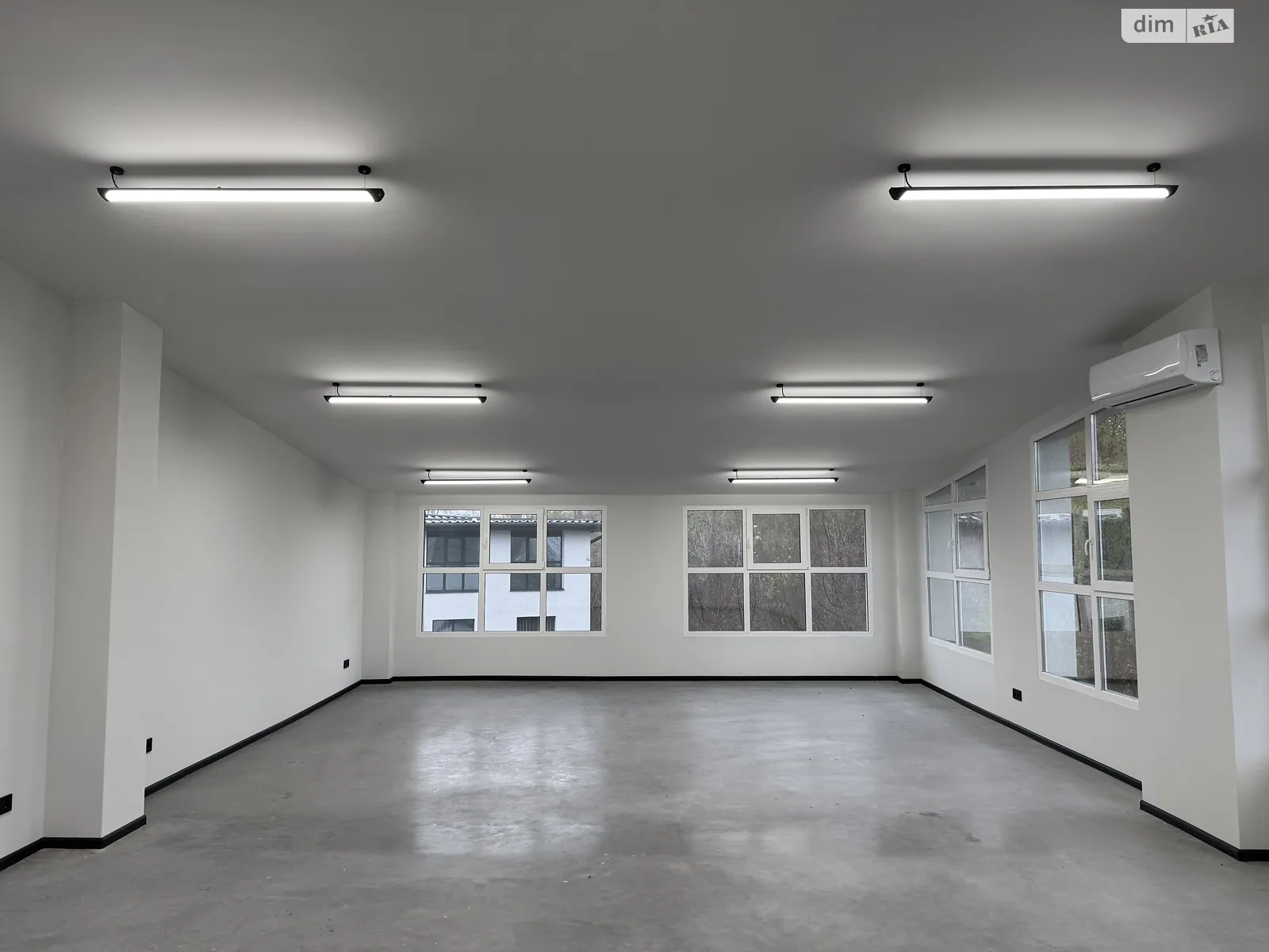 Сдается в аренду офис 113 кв. м в бизнес-центре, цена: 25425 грн - фото 1