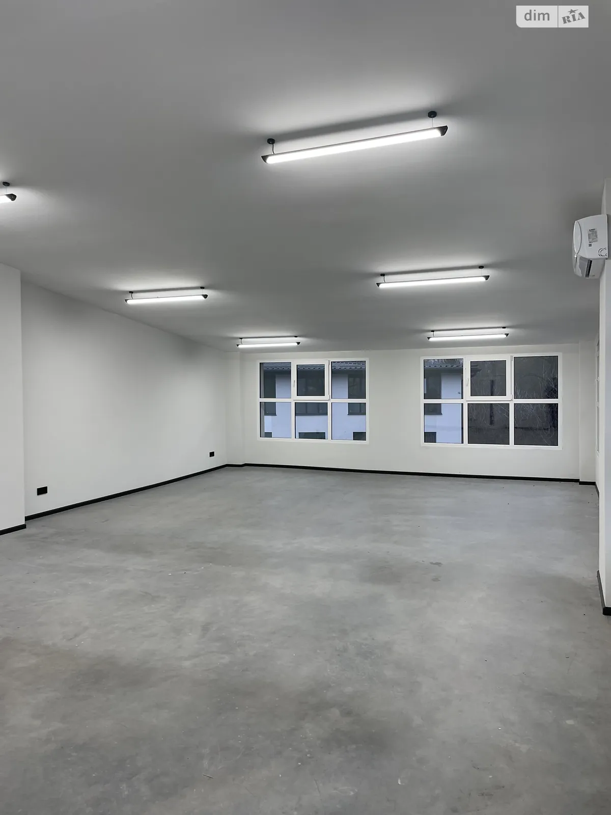 Сдается в аренду офис 113 кв. м в бизнес-центре, цена: 25425 грн - фото 1