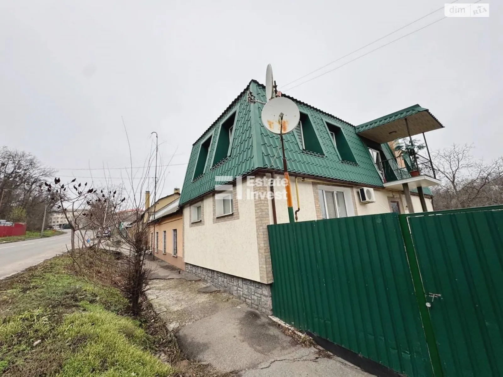 Продается дом на 2 этажа 165 кв. м с садом, цена: 200000 $ - фото 1