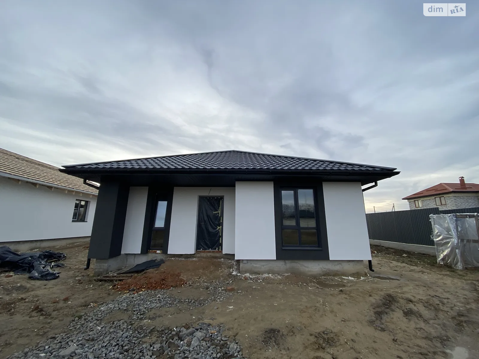 Продается одноэтажный дом 90 кв. м с мансардой, цена: 88000 $ - фото 1