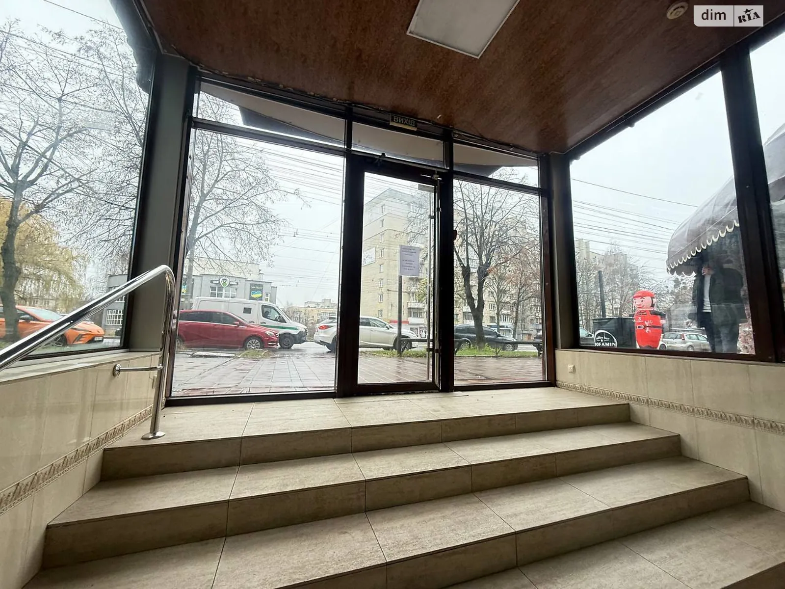 Сдается в аренду помещения свободного назначения 130 кв. м в 5-этажном здании, цена: 70000 грн - фото 1