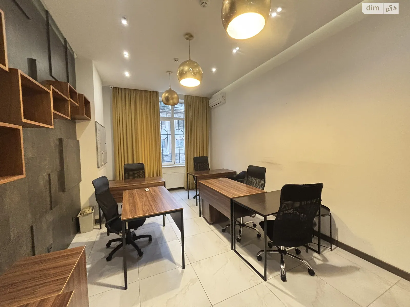 Сдается в аренду офис 140 кв. м в бизнес-центре, цена: 1990 $ - фото 1